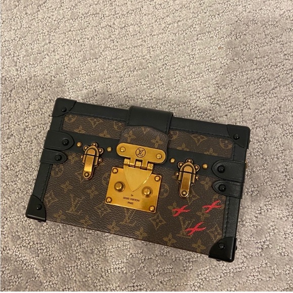 COPY - LV mini box !! AS IS - Picture 3 of 4